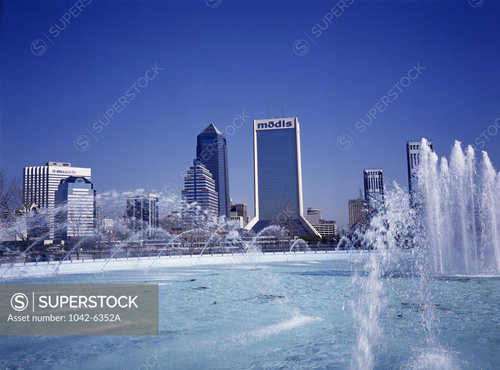 Stock Photo: 1042-6352A Fountains near skyscrapers, Friendship Fountain, Jacksonville, Florida, USA