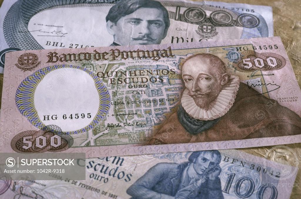 Stock Photo: 1042R-9318 Escudo banknotes