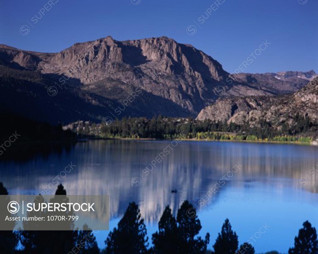 Stock Photo: 1070R-799 Panoramic view of June Lake, California, USA