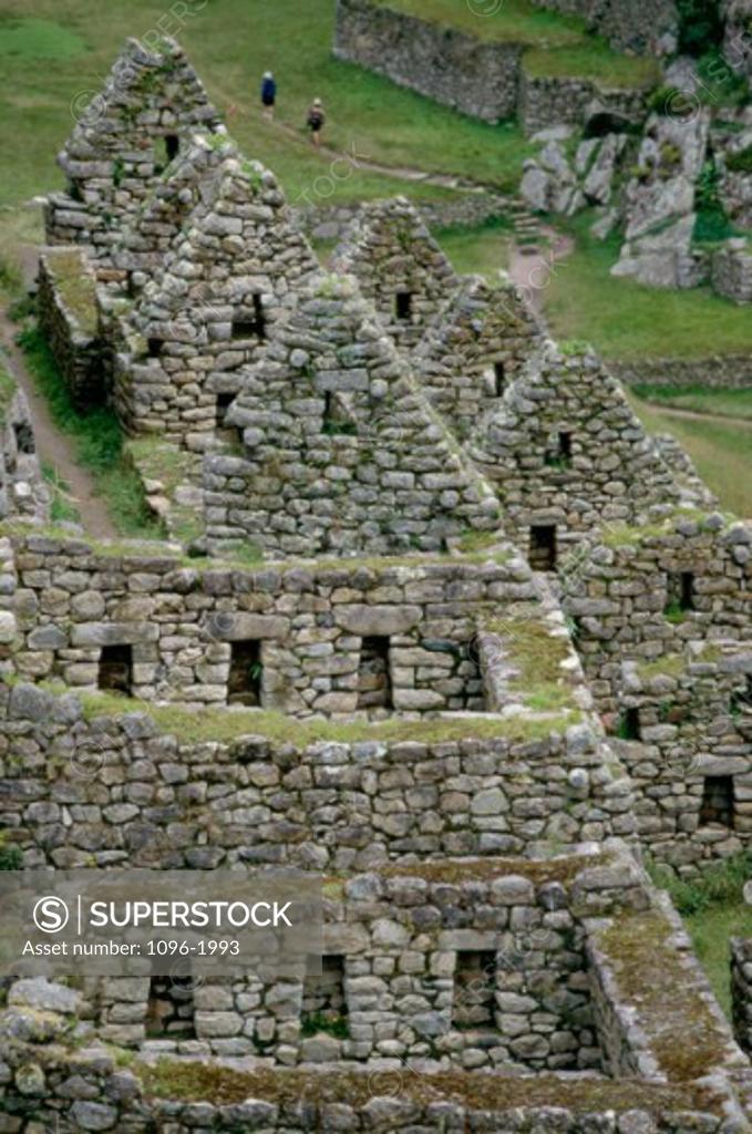 Stock Photo: 1096-1993 High angle view of ancient ruins, Machu Picchu (Incan), Peru