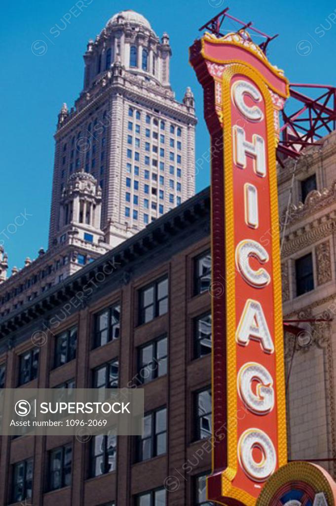 Stock Photo: 1096-2069 Low angle view of the Chicago Theater, Chicago, Illinois, USA
