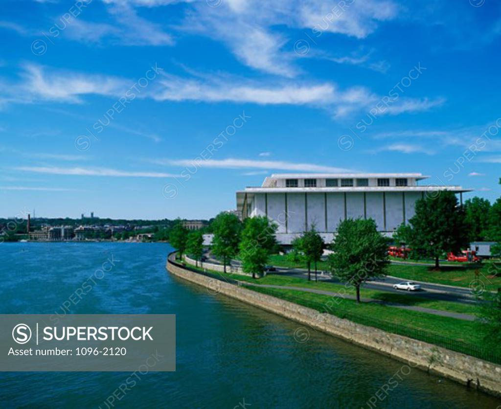 Stock Photo: 1096-2120 River near the Kennedy Center for the Performing Arts, Washington, D.C., USA