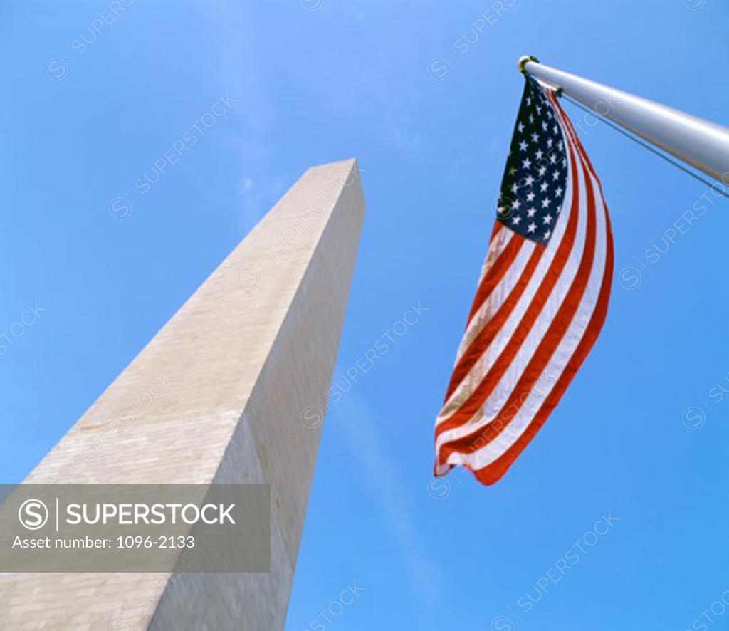 Stock Photo: 1096-2133 Low angle view of the Washington Monument, Washington, D.C., USA