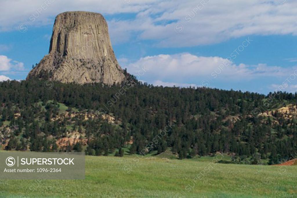 Stock Photo: 1096-2364 Low angle view of Devil's Tower National Monument, Wyoming, USA