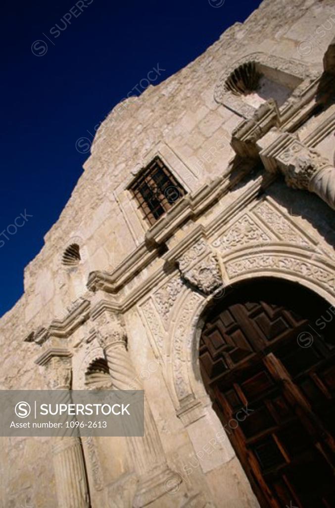 Stock Photo: 1096-2613 Low angle view of the Alamo, San Antonio, Texas, USA
