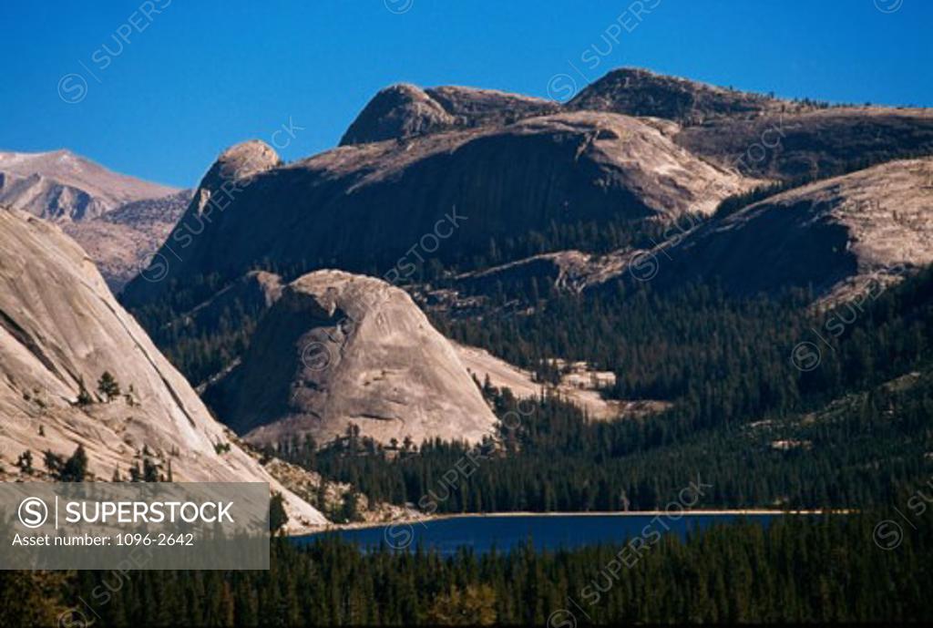 Stock Photo: 1096-2642 Mountain range at Yosemite National Park, California, USA