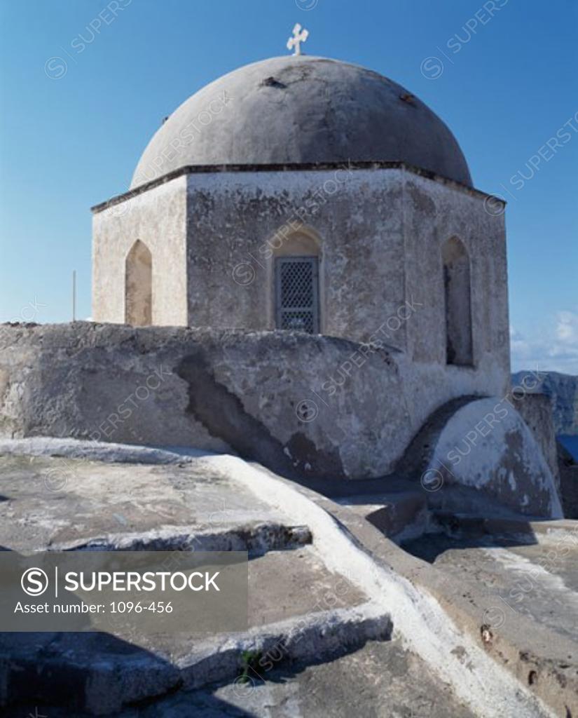 Stock Photo: 1096-456 Low angle view of a church, Oia, Santorini, Cyclades Islands, Greece