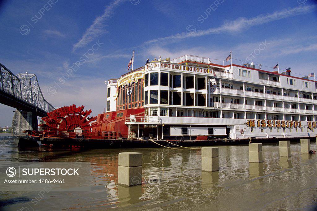 what happened to the mississippi queen riverboat