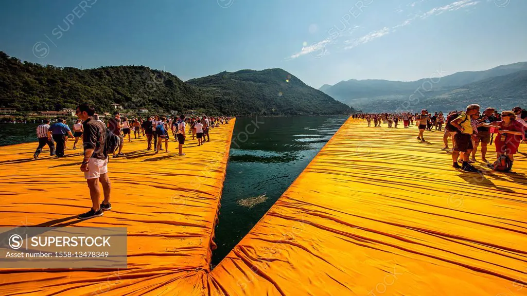 Lago d'Iseo, Floating piers of Christo
