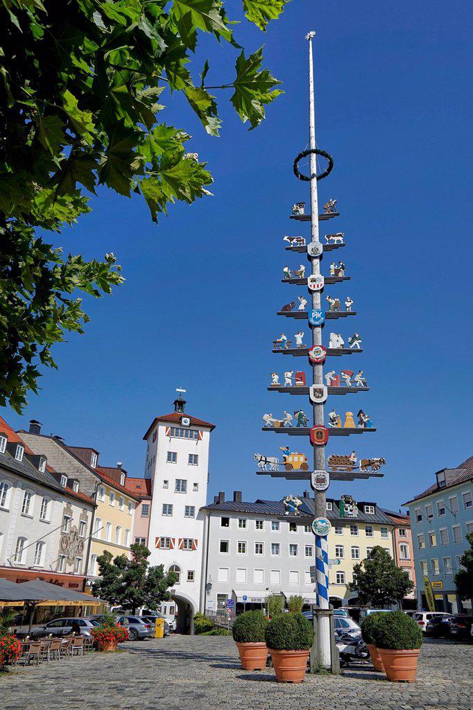 Germany, Bavaria, Upper Bavaria, Traunstein, town square, jacklturm, Maypole