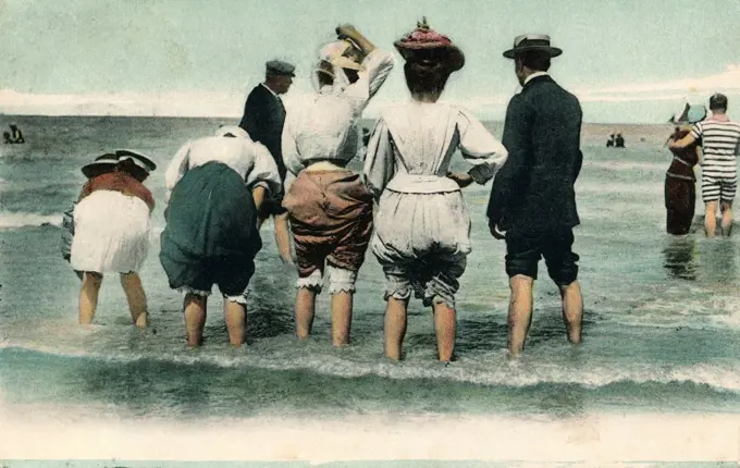 Postcard, historic, men and women are standing barefoot in the water, summer holiday,