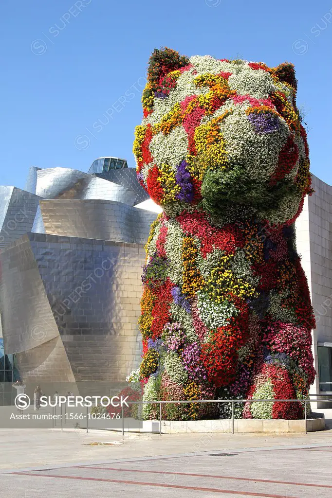 Puppy´ statue by Jeff Koons, Guggenheim Museum, Bilbao, Basque Country Spain