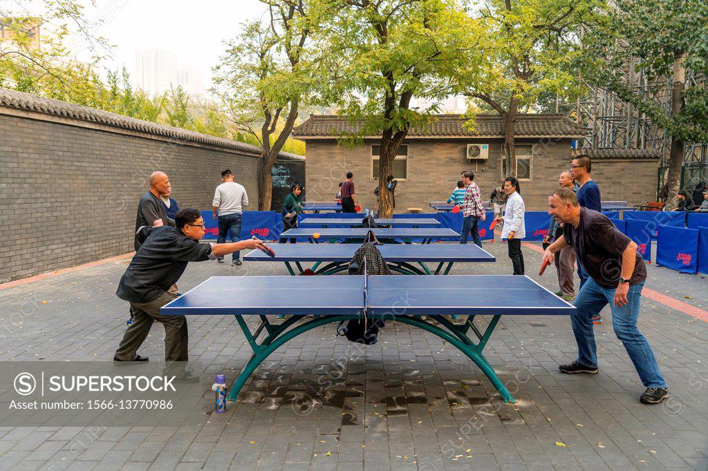 misil Sembrar Coherente table tennis at Ritan Park, Beijing, People´s Republic of China, Asia. -  SuperStock