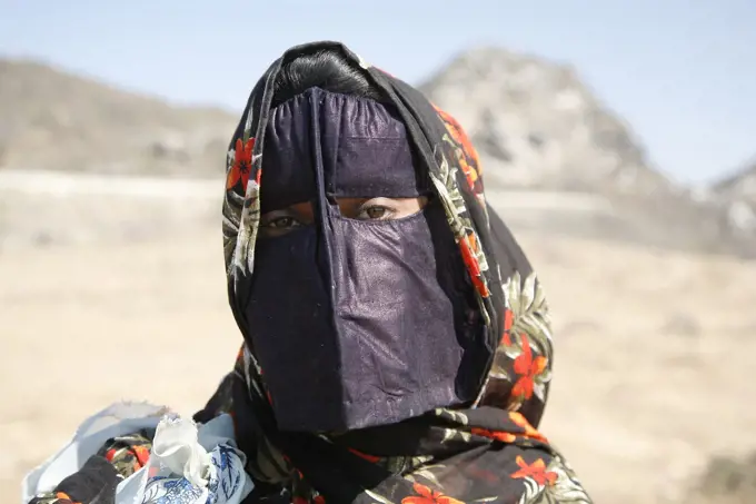 Veiled woman in Oman. Photo: André Maslennikov