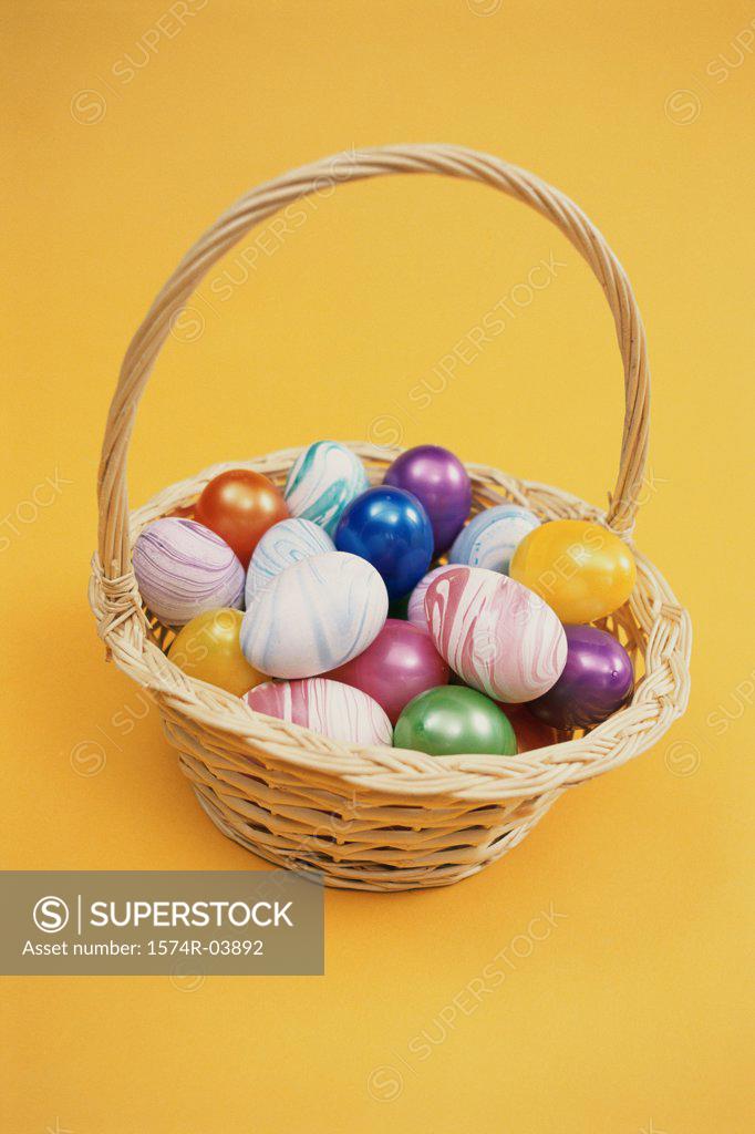 Stock Photo: 1574R-03892 Easter eggs in an Easter basket
