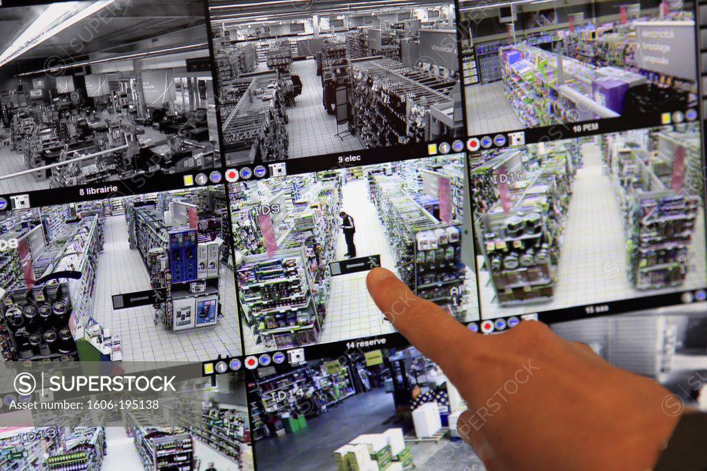 Stock Photo: 1606-195138 France, Shoplifting In A Supermarket.