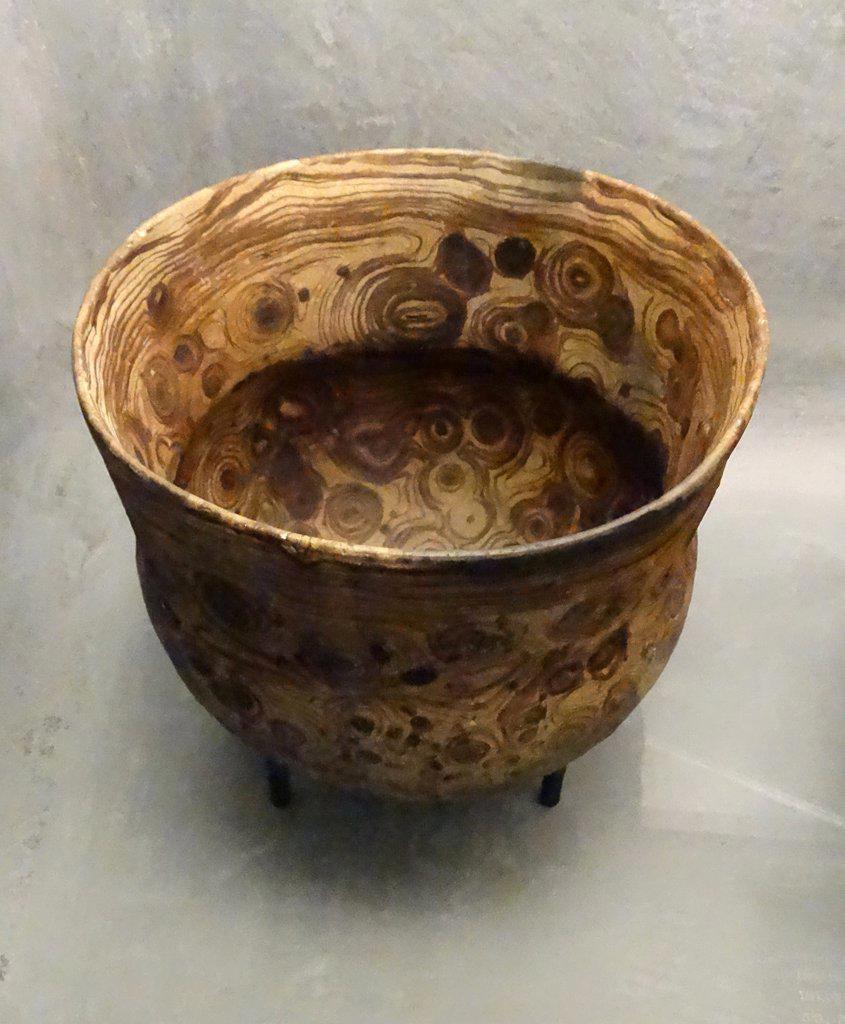 Terracotta bowl. From Congo.