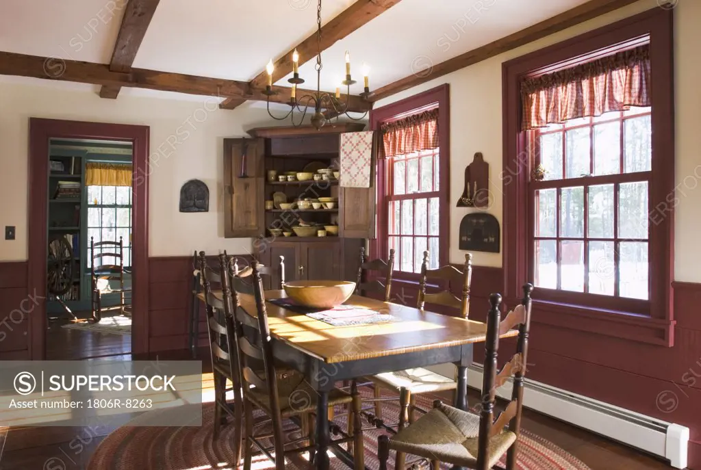 Dining room in colonial style home