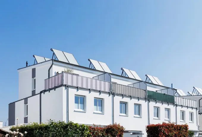 Germany, North Rhine-Westphalia, Cologne, New energy efficient suburban houses