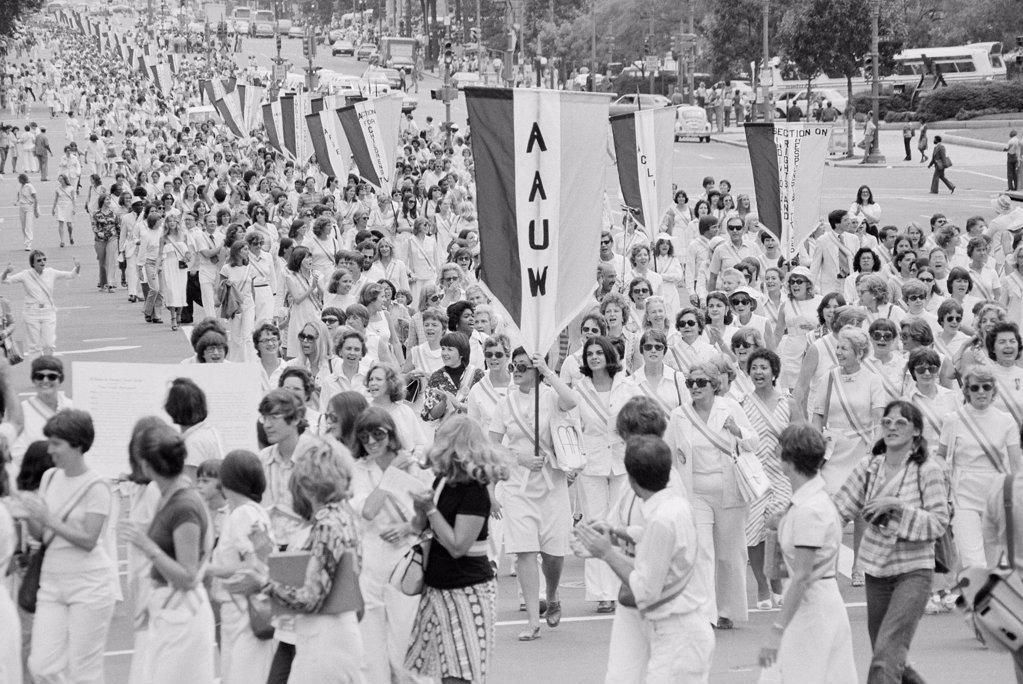 Women Marching on Washington in Support of Equal Rights Amendment, Washington, D.C., USA, photographer Thomas J. O'Halloran, Warren K. Leffler, August 26, 1977
