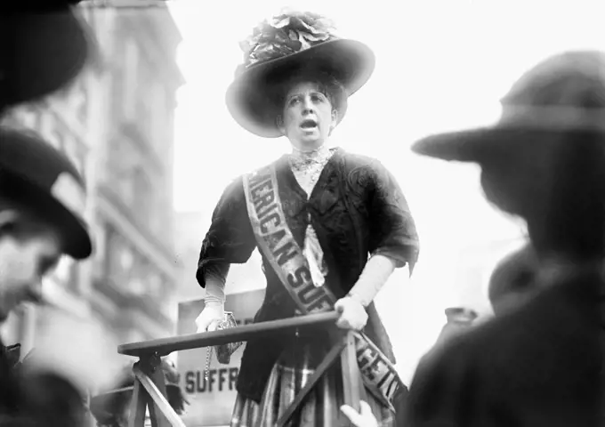 Mrs. S Loebinger making Suffrage Speech, New York City, New York, USA, Bain News Service, October 1908