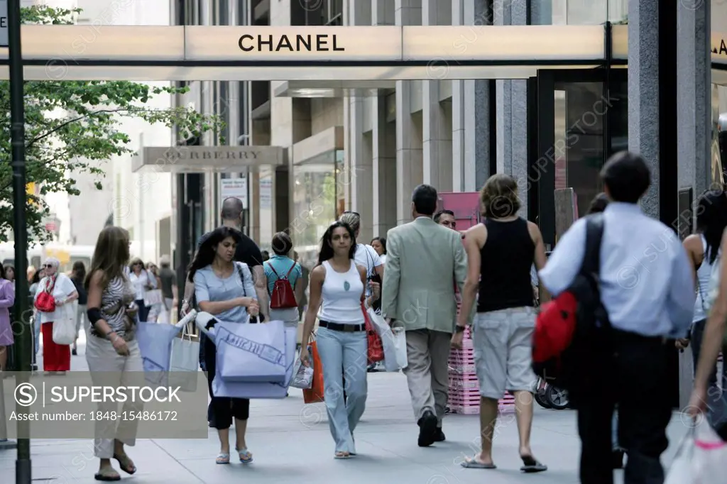 USA, United States of America, New York City: Midtown Manhattan, 5th Avenue/57th  Street . Chanel boutique. - SuperStock