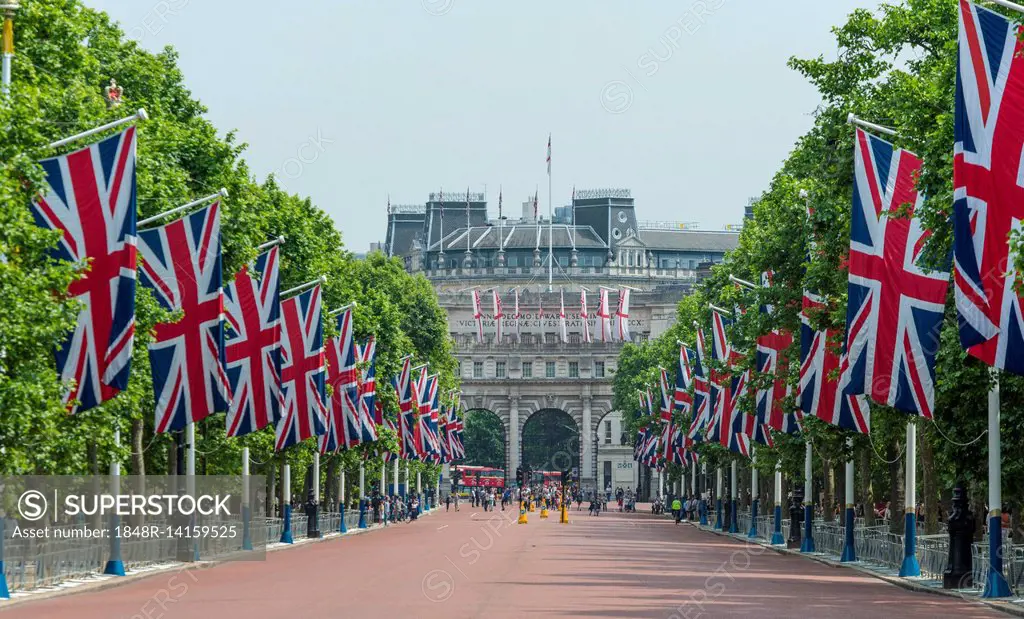 Flags on road, Buckingham Palace, The Mall, Southwark, London, London region, London, England, Great Britain, Europe