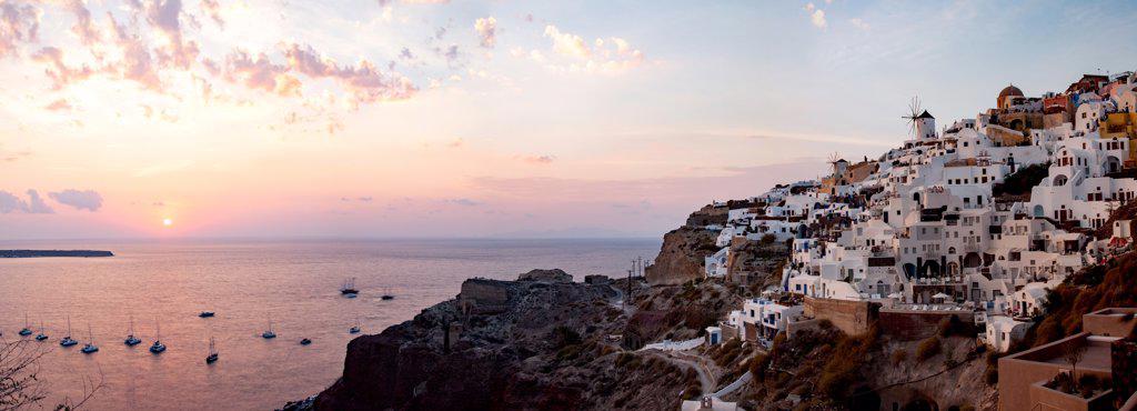 Scenic town of Oia, Santorini (Thira), Cyclades, Greek Islands, Greece, Europe