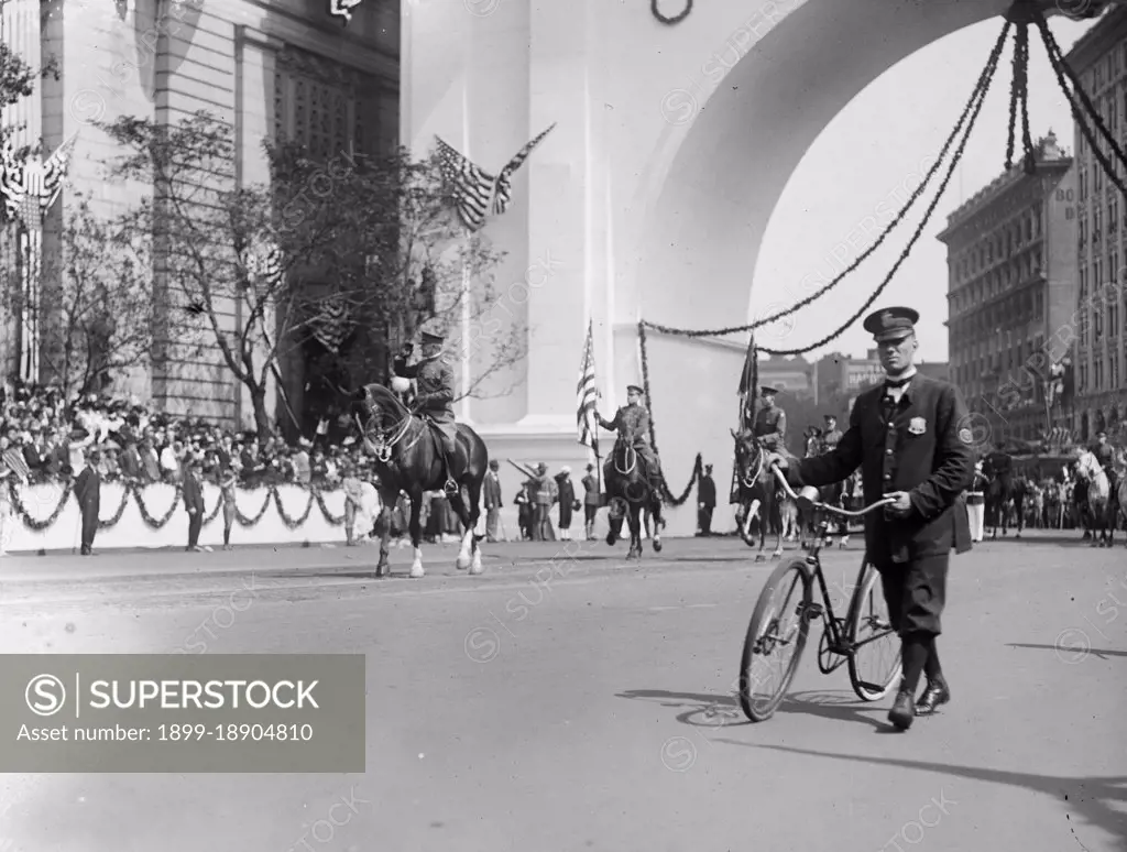 Pershing parade, [Washington., D.C] ca. between 1909 and 1940.