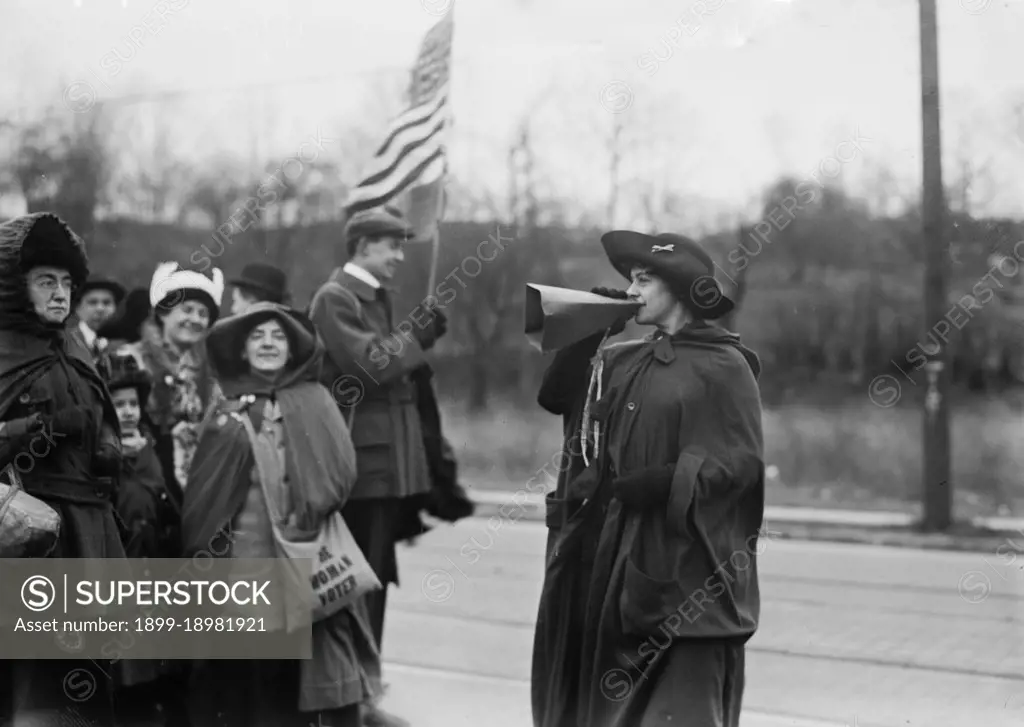 Gen. Jones' 'FORWARD'--suffragettes ca. 1910-1915 (possibly the March to Albany). 