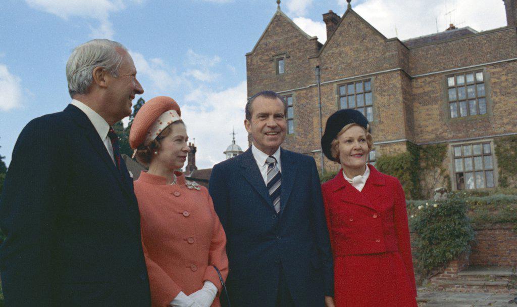 Prime Minister Edward Heath, Queen Elizabeth II, President Richard Nixon, and Pat Nixon at Chequers 1970.