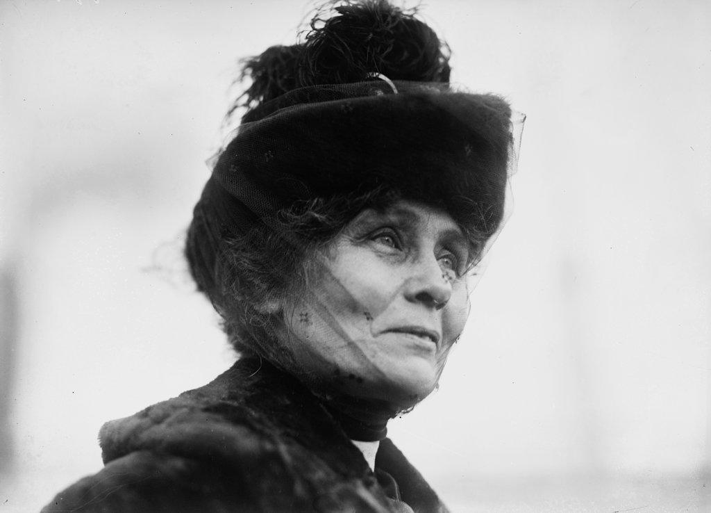 Date: 1910-1915 - Mrs. Pankhurst. 