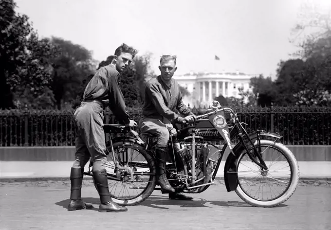 Transcontinental Motorcyclists Balcer & O'Brien circa 1915 (posing in front of White House). 
