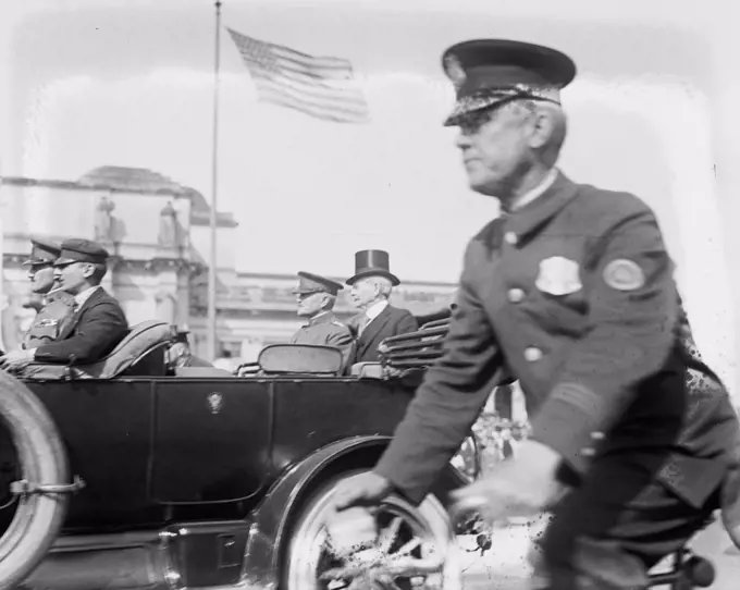 General Pershing's arrival, Washington. D.C. ca. between 1909 and 1932.
