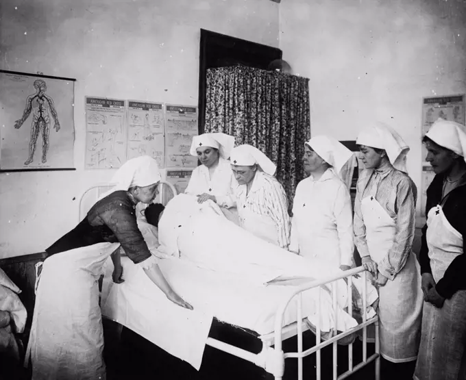 Red Cross nurses ca.  between 1910 and 1935.
