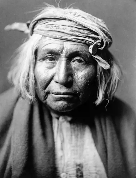 Edward S. Curtis Native American Indians - Apache Indian, head-and-shoulders portrait ca. 1906. 