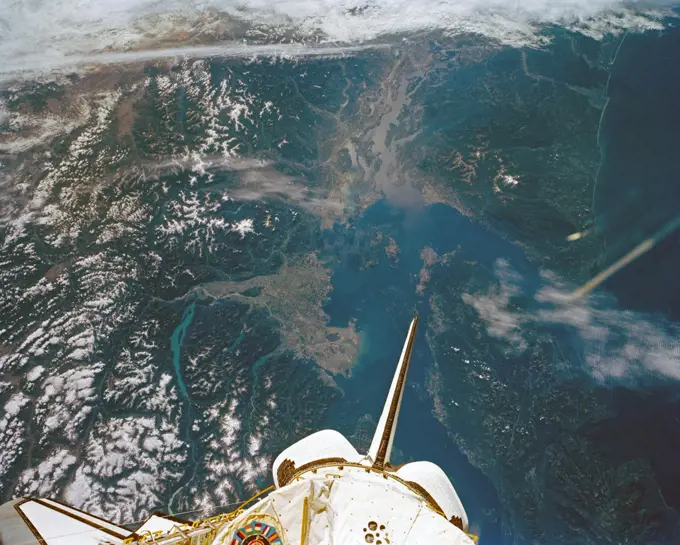 (12 - 20 Sept 1992) --- In this large format camera image, the forested Cascade Range appears along the left side; the Pacific Ocean, on the right. The frame was photographed as the Space Shuttle Endeavour flew north to south over Vancouver and Seattle.. 