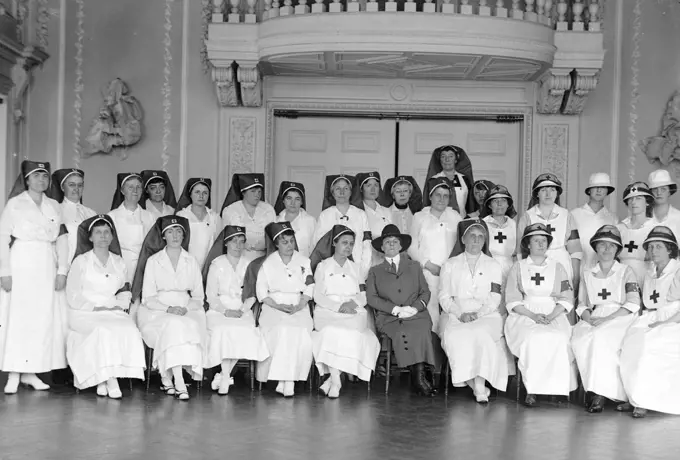 Red Cross Nurses ca. 1914-1918