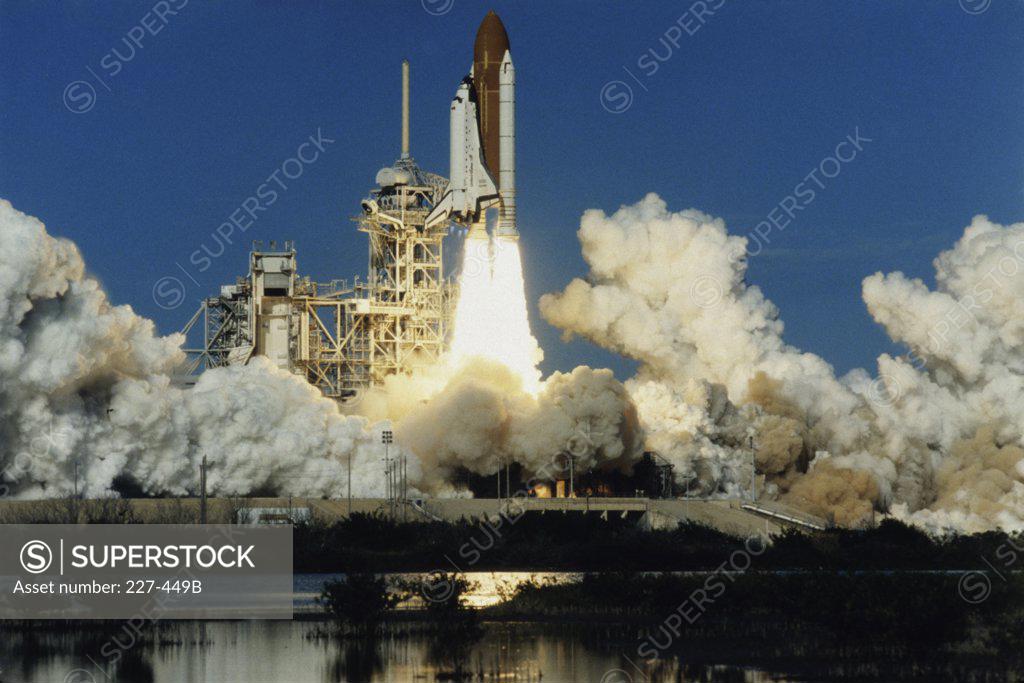Stock Photo: 227-449B Space Shuttle Discovery Kennedy Space Center Florida USA