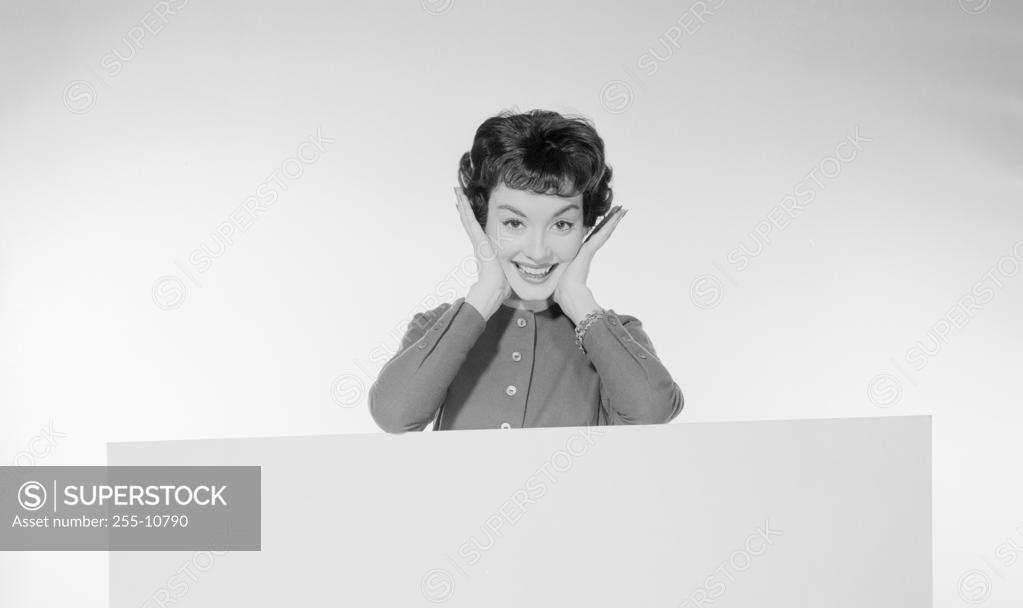 Stock Photo: 255-10790 Portrait of a young woman smiling