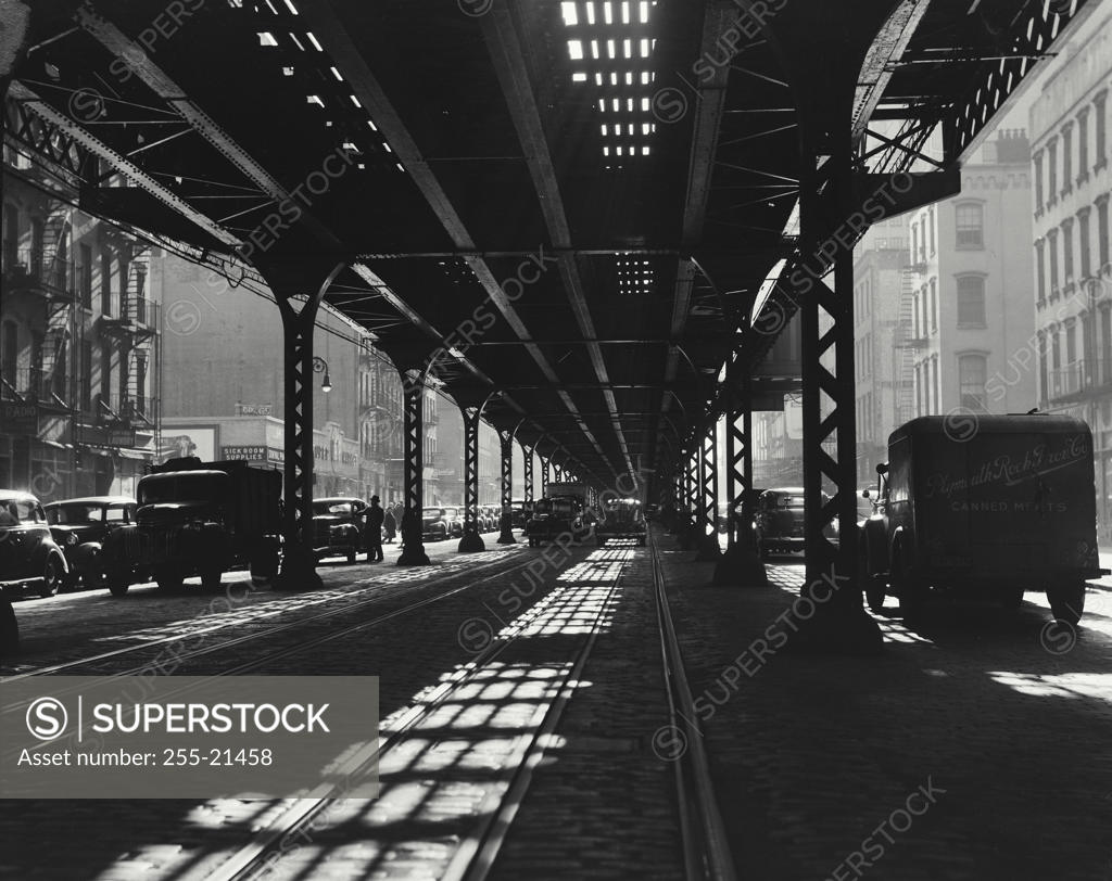 Stock Photo: 255-21458 Cars on the both side of a bridge, Third Avenue, Manhattan, New York City, New York, USA