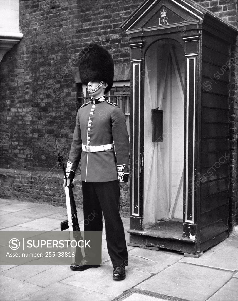 Stock Photo: 255-38816 Scots Guard St. James's Palace London England