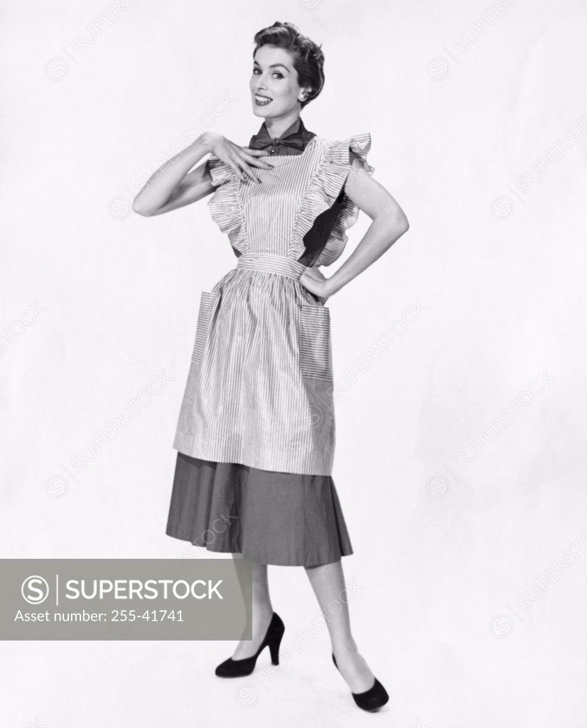 Stock Photo: 255-41741 Portrait of a young woman posing