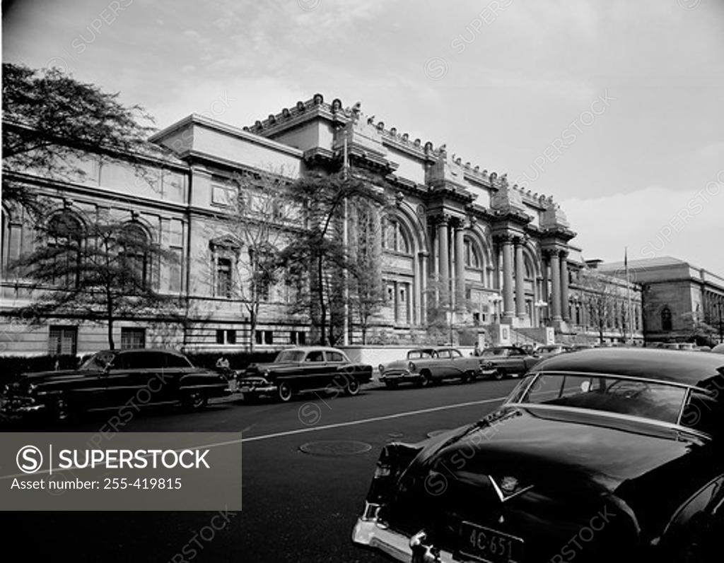Stock Photo: 255-419815 USA, New York State, New York City, The Metropolitan Museum of Art on Fifth Avenue