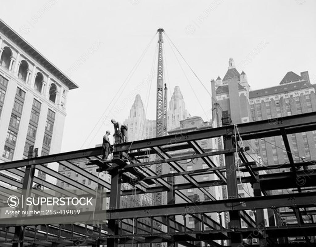 Stock Photo: 255-419859 USA, New York State, New York City, Steel construction for new office building on Lexington Avenue at 47th Street