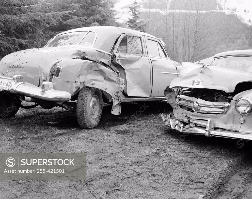Stock Photo: 255-421501 Wreck caused by side swipe at high speed