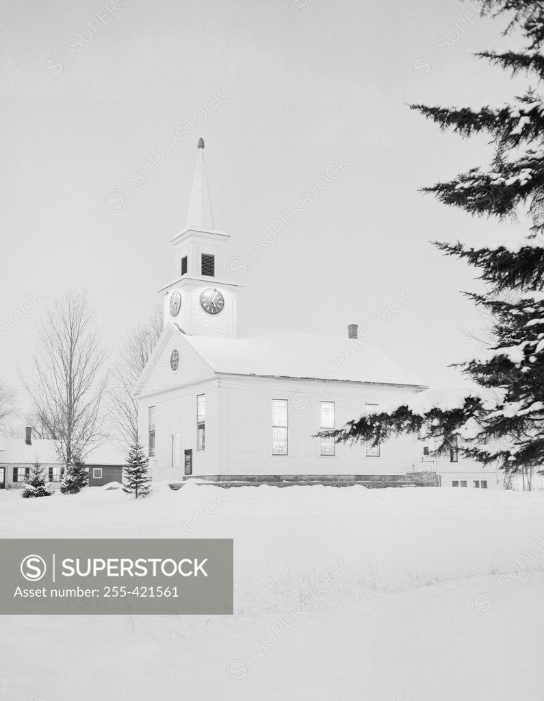 Stock Photo: 255-421561 USA, Vermont, night scene with Congregational Church at North Thetford Street