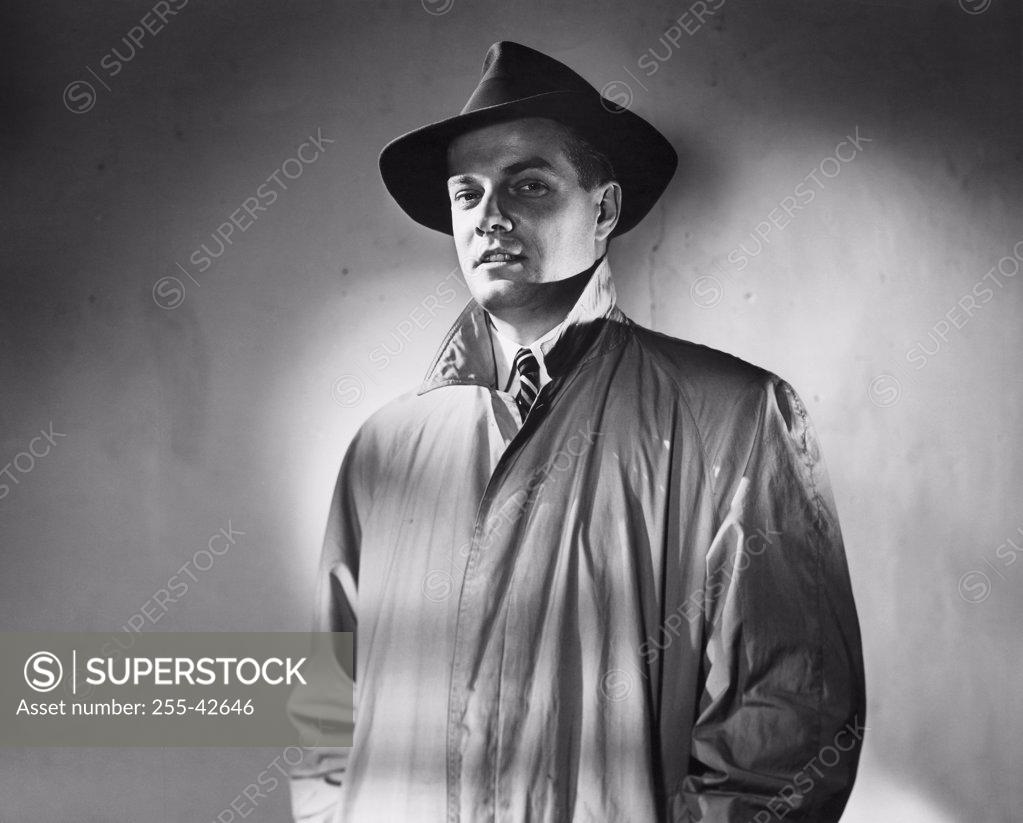 Stock Photo: 255-42646 Portrait of a detective
