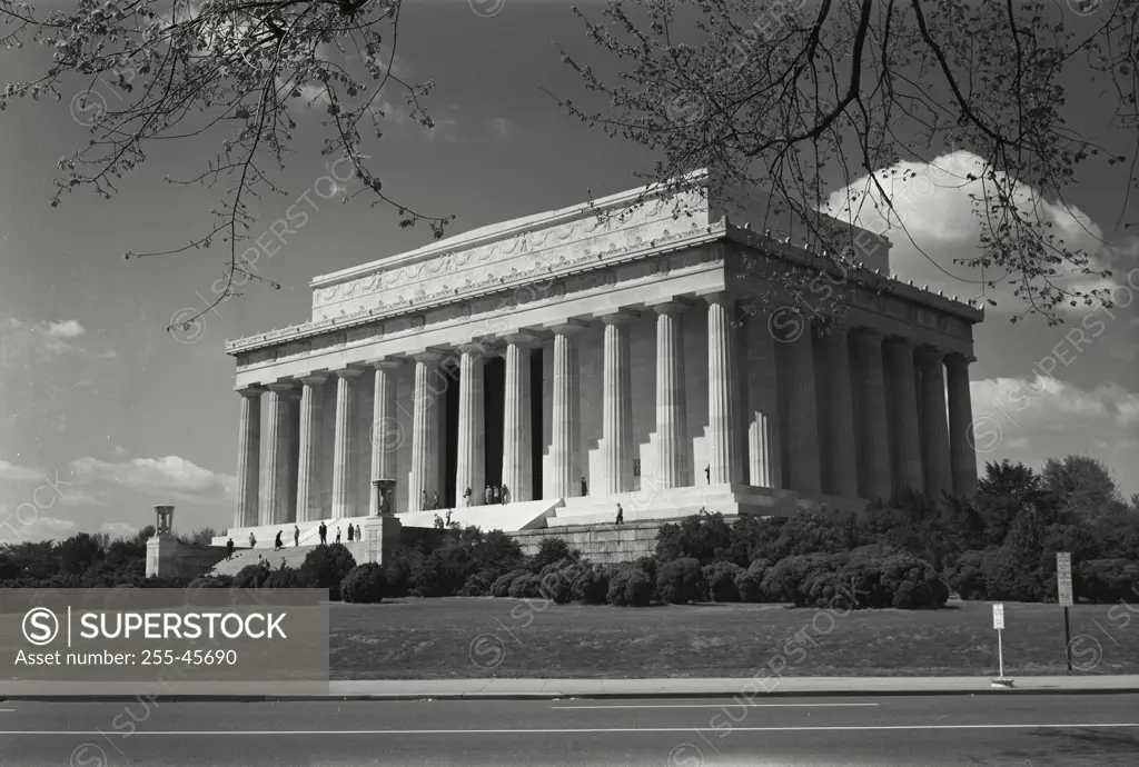 Facade of a memorial, Lincoln Memorial, Washington DC, USA