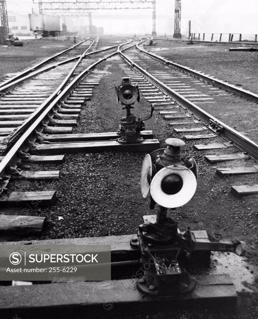 Stock Photo: 255-6229 Empty railroad track